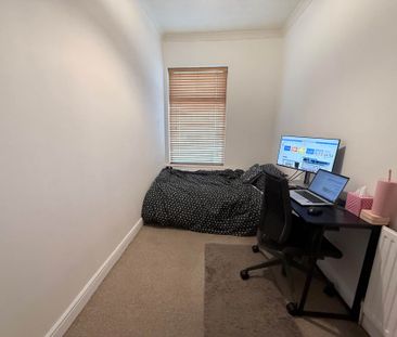 Price £995 pcm - Available Now - Unfurnished - Photo 6