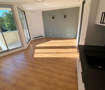 Location Appartement 1 pièce 34m² - Photo 2