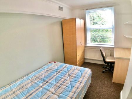 4 bedroom terraced house to rent - Photo 2