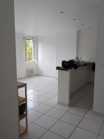 Location Appartement 3 pièces 55m² LYON 9ème - Photo 2