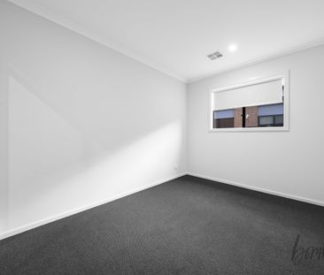 Spacious 4-Bedroom Family Home with Modern Features - Photo 5