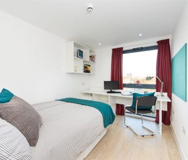 1 bedroom in a flat share to rent - Photo 4
