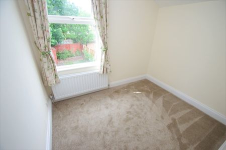 Sandringham Road, Watford, WD24 - Photo 2