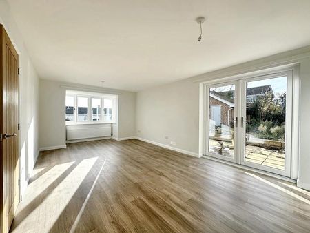 4 bedroom terraced house to rent - Photo 2