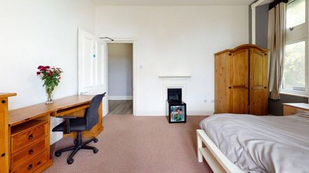 4 bedroom parking to rent - Photo 4