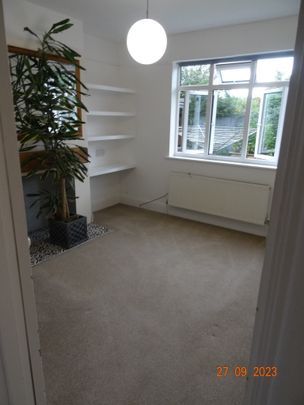 3 bedroom family home to let in Bradford on Avon - Photo 1