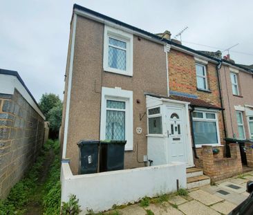2 bedroom end of terrace house to rent - Photo 5