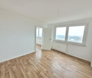 Helle 4-Raumwohnung mit EBK - Foto 2