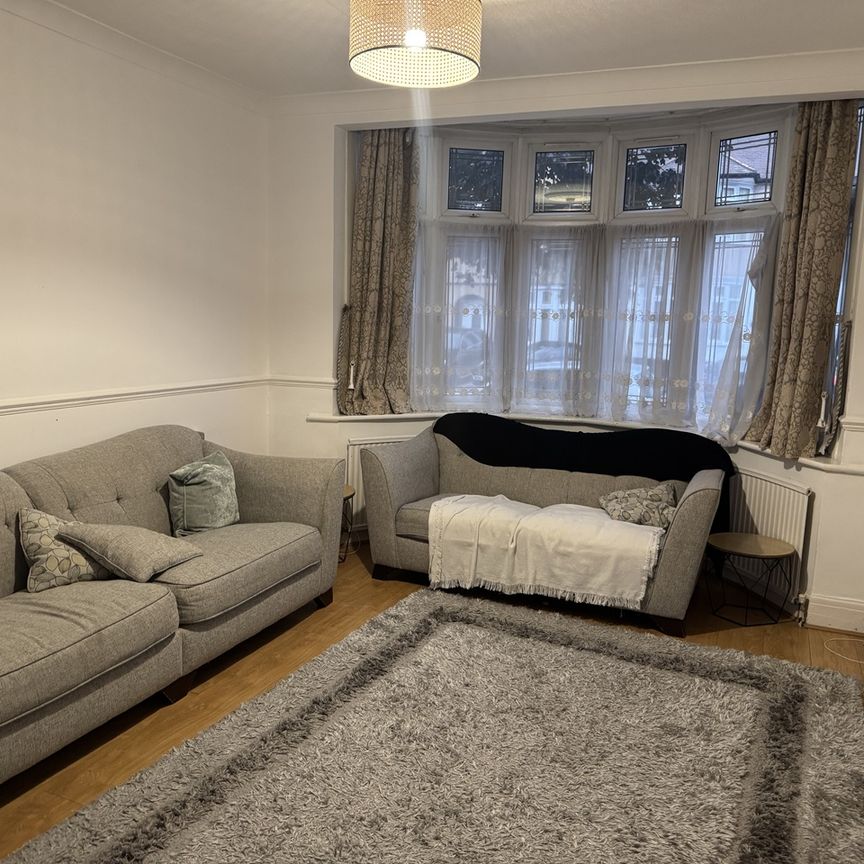 3 Bed Terraced House, Beccles Drive, IG11 - Photo 1