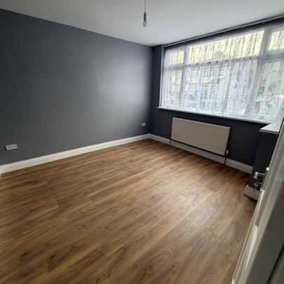 4 bedroom terraced house to rent - Photo 1
