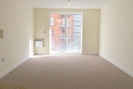 Barton Place, 3 Hornbeam Way, Manchester - Photo 3