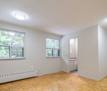 For Lease - 573 North Service Road Unit# 401, Mississauga, Ontario - Photo 1