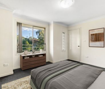 Modern Living - Photo 4