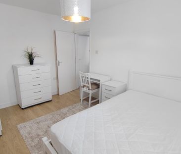 1 bedroom in a flat share to rent - Photo 1