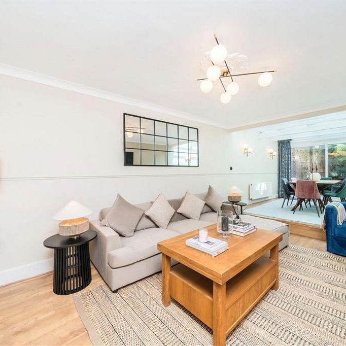 4 bedroom semi-detached house to rent - Photo 1