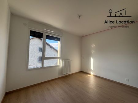 Location Appartement 3 pièces 83m² BRENTHONNE 74890 - Photo 5