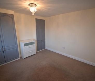 3 bedroom semi-detached house to rent - Photo 6