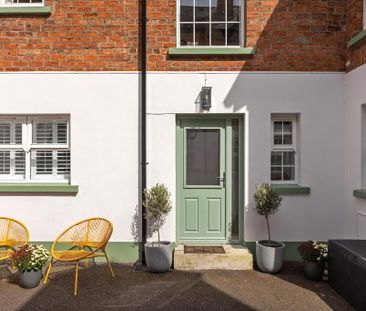 The Mews House, 31a Lisburn Street, Royal Hillsborough, BT26 6AB - Photo 2
