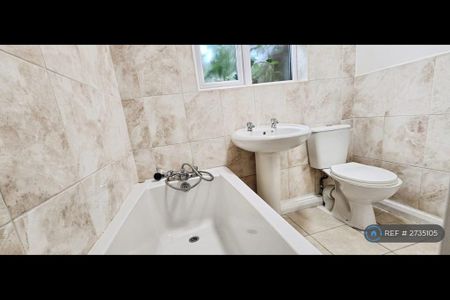 3 bedroom terraced house to rent - Photo 3