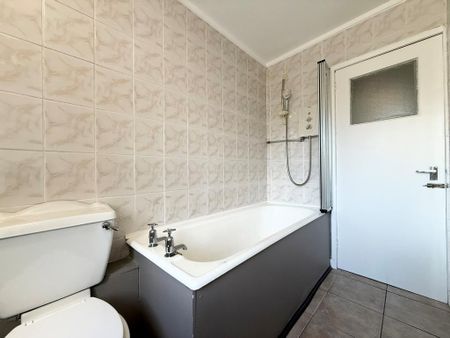 2 bedroom property to rent - Photo 2