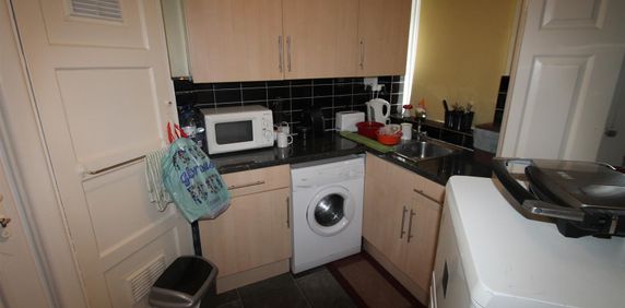 1 bed flat to rent in Ralston Way, Watford, WD19 - Photo 2