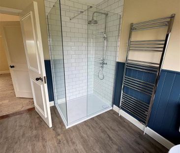 4 bedroom detached house to rent - Photo 3