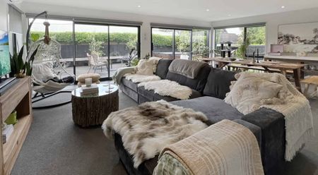 Family House in Devonport - Photo 4