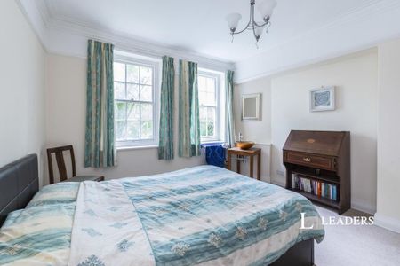 3 bedroom flat to rent - Photo 5