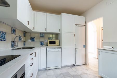 Townhouse in Nagüeles - Photo 4