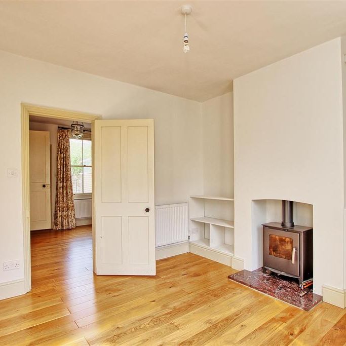 2 bedroom terraced house to rent - Photo 1