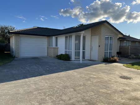 Low Maintenance Home - Photo 2