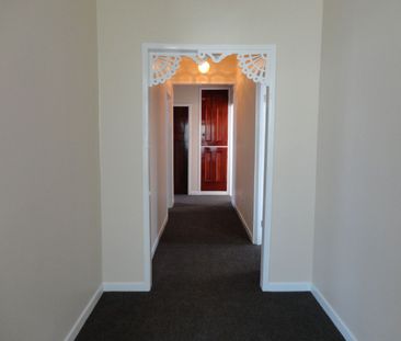 Epsom 3 bdrm classic bungalow on a full section - Photo 4