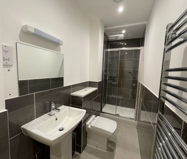 Upper Banister Street, Southampton - Photo 2