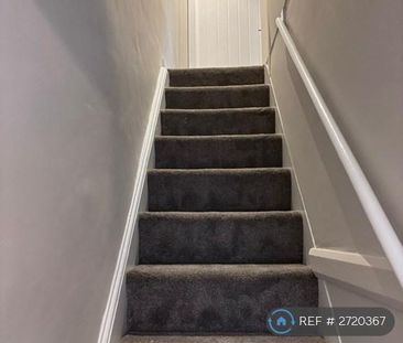 4 bedroom terraced house to rent - Photo 1