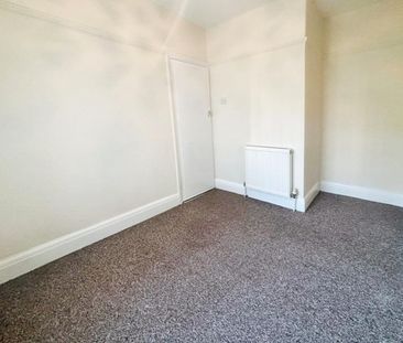 Whitwell Crescent, Stocksbridge, Sheffield, S36 1GD - Photo 6