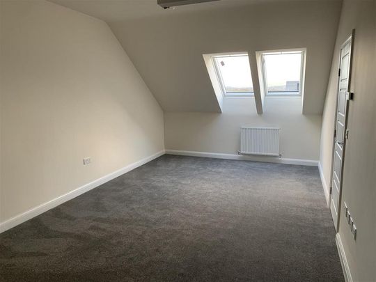 4 bedroom semi-detached house to rent - Photo 1