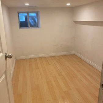 2 bedrooms basement Apart./ downtown Toronto Bloor & Ossington/ Subway - Photo 1