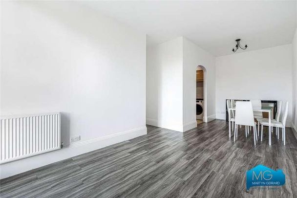 Royal Drive, New Southgate, London, N11 - Photo 1