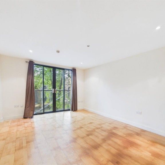1 BED Apartment To rent - Photo 1