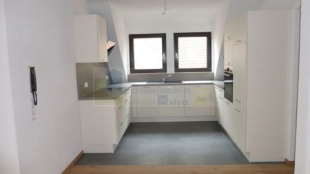 Schöne großzügige 2 Zimmer-Wohnung in guter Lage von Donaueschingen. - Photo 2