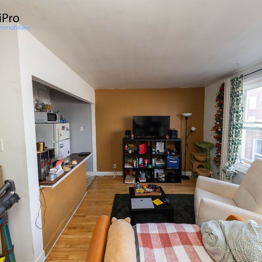 630 Chouinard - Photo 1