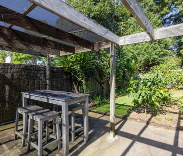 Family home with updated interiors - Photo 4