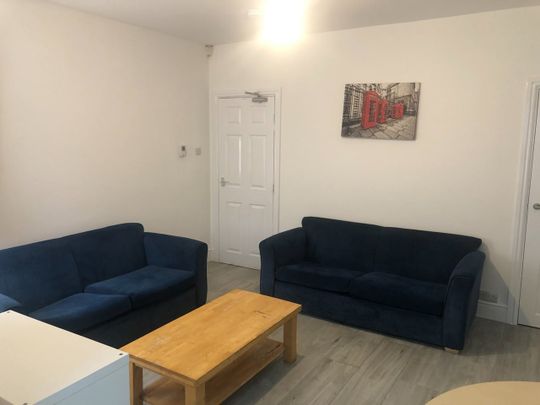 6 Bed Terraced House, Osmaston Street, NG7 - Photo 1