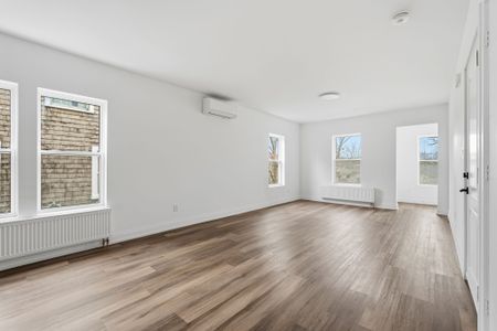 For Lease - 4876 Simcoe Street Unit# 4, Niagara Falls, Ontario - Photo 3