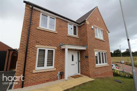 4 bedroom detached house to rent - Photo 2