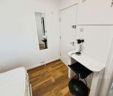 Ludlow Road, Portsmouth, Hampshire, PO6 - Photo 2