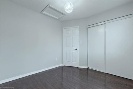 For Lease - 1005 Farmstead Drive Unit# Main & Upper, Milton, Ontario - Photo 5
