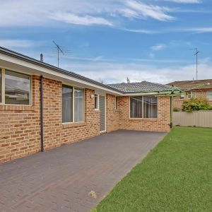 Three Bedroom Duplex in Excellent Location - Photo 3
