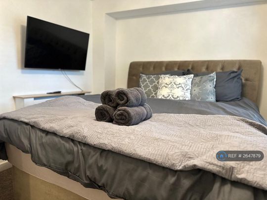 2 bedroom end of terrace house to rent - Photo 1