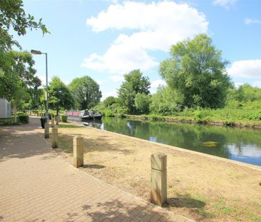 Ovaltine Court, Kings Langley - Photo 4